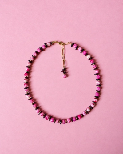 naszyjnik choker z ozdobnym zapięciem